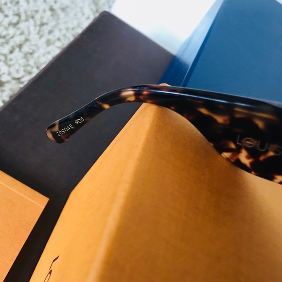 Gorgeous Brand New LV Sunglasses - Picture 4 of 8